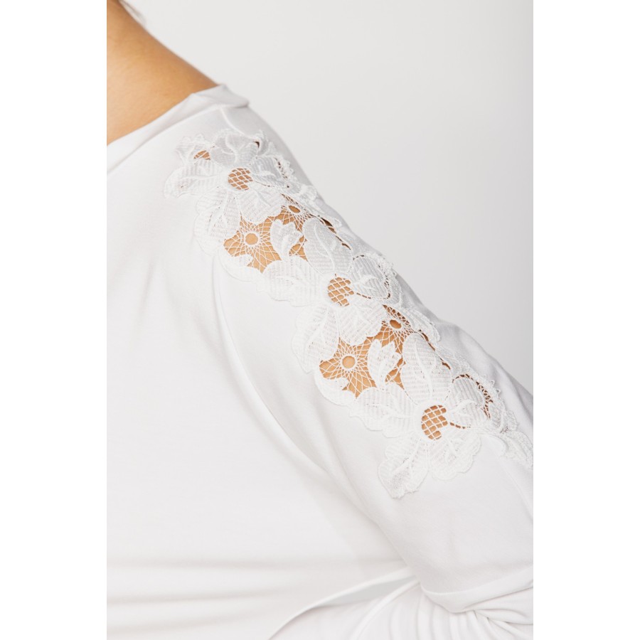 Camisón largo violeta y blanco juntos